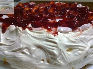 Pavlova Φράουλα από την αγαπημένη Ρένα Κώστογλου και το Koykoycook !
