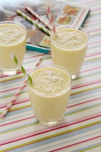 Smoothie με μπανάνα και μάνγκο από την Ερμιόνη Τυλιπάκη και το The one with all the tastes !
