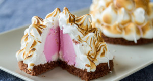 Baked Alaska (παγωτό της φωτιάς )- Baked Alaska by Akis and akispetretzikis.com!