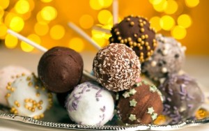 Γιορτινά γλειφιτζούρια από κέικ (cake pops), από το icpookgreek.com!