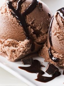 Frozen yogurt με σοκολάτα με 3 ΥΛΙΚΑ, από τον Δημήτρη Σκαρμούτσο και το olivemagazine.gr!