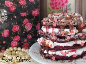 Red velvet pancakes με σοκολάτα, από την Δήμητρα και τον Λευτέρη του foodstates.gr!