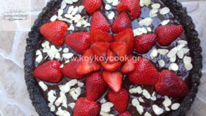 Τάρτα σοκολάτας χωρίς ψήσιμο με oreo cookies και φράουλες, από την αγαπημένη  Ρένα Κώστογλου και το ...