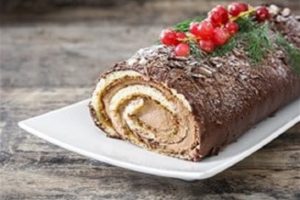 Χριστουγεννιάτικος κορμός με γέμιση κάστανο και επικάλυψη σοκολάτας, από τον Δημήτρη Σκαρμούτσο!