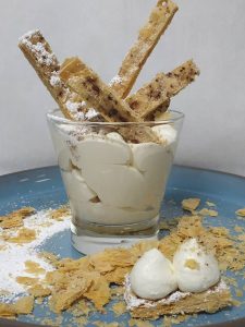 Millefeuille με μους λευκής κουβερτούρας ΙΟΝ,  από τον Μιχάλη Σαράβα και το ionsweets.gr!