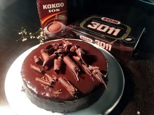 Σοκολατένιο βέλγικο κέικ με φουντούκια, από την Αριάδνη Πούλιου και το ionsweets.gr!