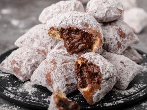 Beignets γεμιστά με σοκολάτα, από τον Γιώργο Τσούλη!