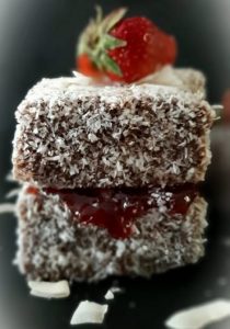 Παστάκια Καρύδας-Lamingtons, από την αγαπημένη Ελπίδα Χαραλαμπίδου και το elpidaslittlecorner.gr!