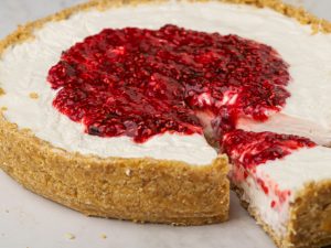 Cheesecake καρύδα με μαρμελάδα raspberries, από τον Γιώργο Τσούλη!