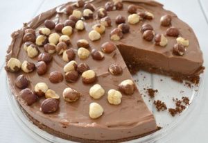 Cheesecake πραλίνας με φουντούκια χωρίς ψήσιμο, από το sintayes.gr!