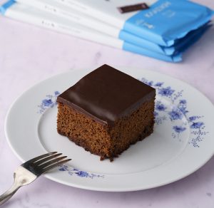 Σοκολατόπιτα σιροπιαστή, από την Madame Gâteaux και το ionsweets.gr!
